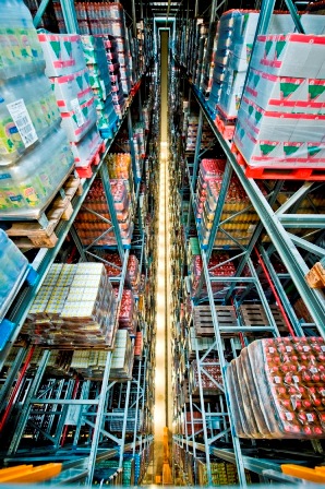   Agrozumos ha realizzato un nuovo magazzino a scaffali che, esternamente, misura 76 metri in lunghezza, 37 metri in larghezza e 29 in altezza