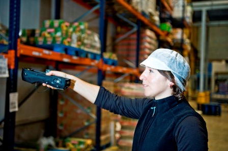 La preparazione dei prodotti per la spedizione viene eseguita dal personale grazie al terminale palmare