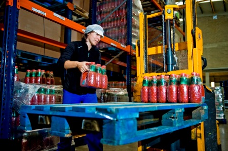   La preparazione dei prodotti per la spedizione fornisce fino al cinque percento della quantità giornaliera.