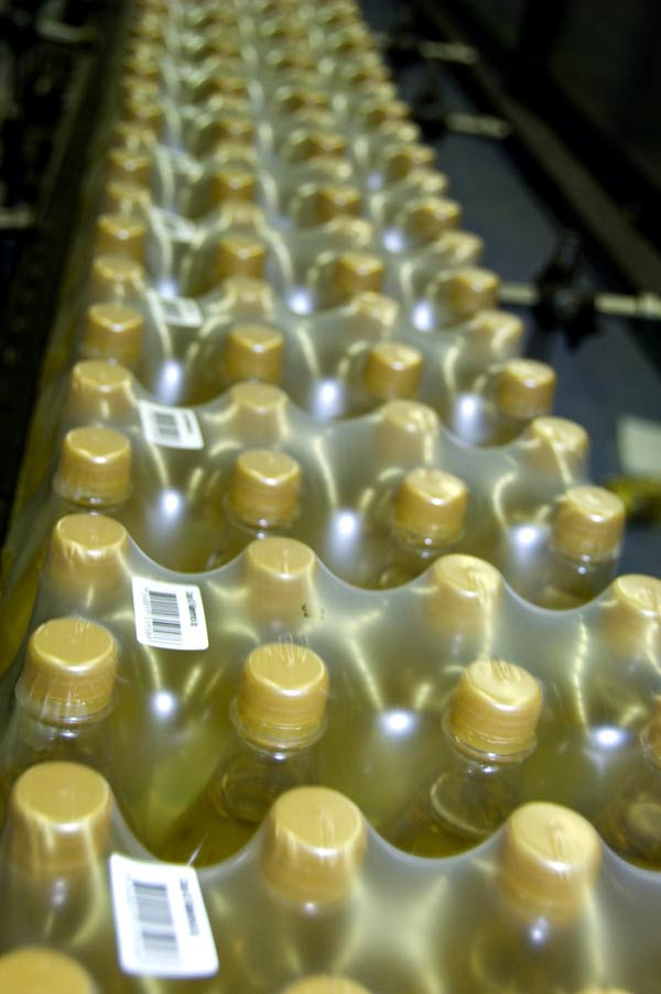 totale lavoriamo circa 400 tipi di prodotti diversi. Questo è il nostro punto di forza, ma al contempo anche il nostro punto debole