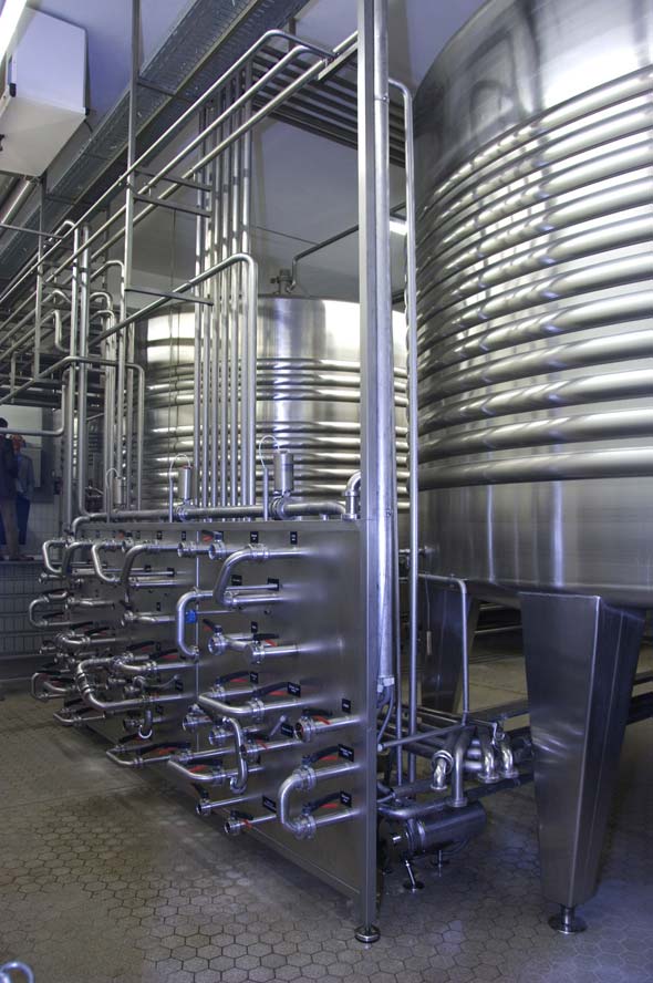 Nel 2002 il birrificio ha costruito una nuova cantina di fermentazione con serbatoi orizzontali chiusi in acciaio inox di forma cilindrica ed una propria sala di propagazione del lievito