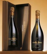 Cofanetto Bottiglia confezione regalo spumante classico Trento Doc cuveè Riserva Aquila Reale Millesimato 2001 cantina Cesarini Sforza