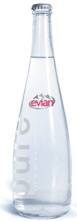 Bottiglia Acqua Minerale Evian Design Packaging Vetro da Vetrerie O-I Pure Evian