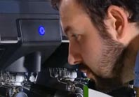 Frame Video Macchina da caff� Nuova Simonelli Tecnologia  e stephen morissey Campione 2008 WBc World Barista Championship