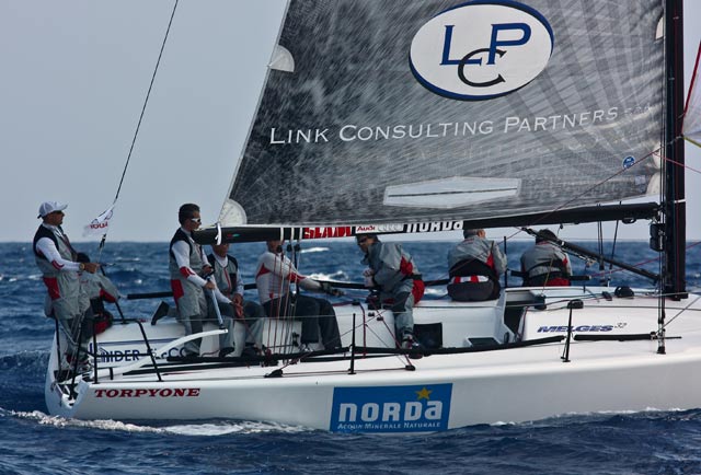 Sport Vela Imbarcazione TORPYONE sponsor Norda Acqua Minerale Varazze Club Nautico skipper skippers