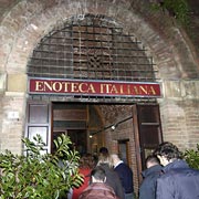 Portone Ingresso Enoteca Italiana Siena