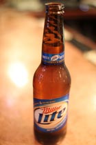 Miller Lite Vortex Bottiglia Packaging birra Design