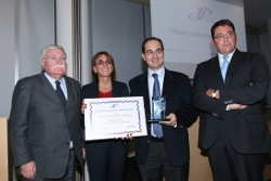 Elvio Bonollo, Consigliere di Amministrazione Distillerie Bonollo Umberto ritira premio innovazione