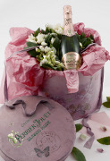 SAN VALENTINO PERRIER-JOU�T Champagne BLASON ROS� IN ABBINAMENTO MAZZO DI FIORI cesto regalo